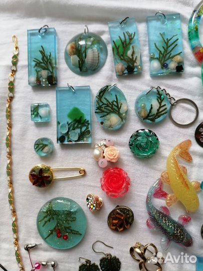 Брошки, серьги, колье