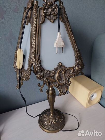 Светильник настольный