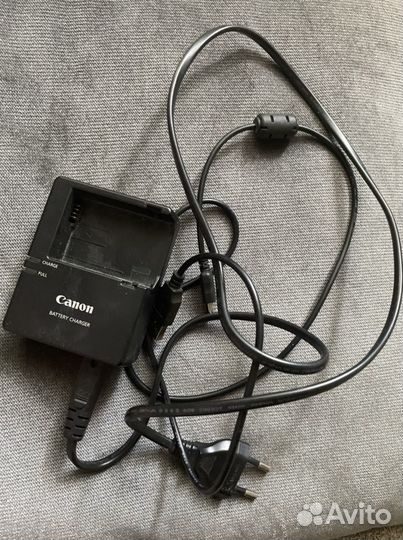 Зеркальный фотоаппарат canon 550d body