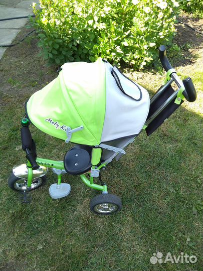 Детский трёхколёсный велосипед с ручкой