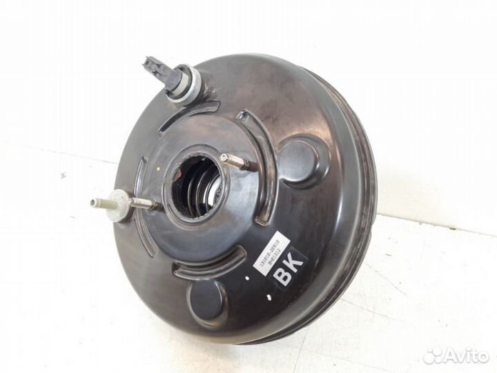 Вакуумный усилитель передний Toyota Hilux 8 2015