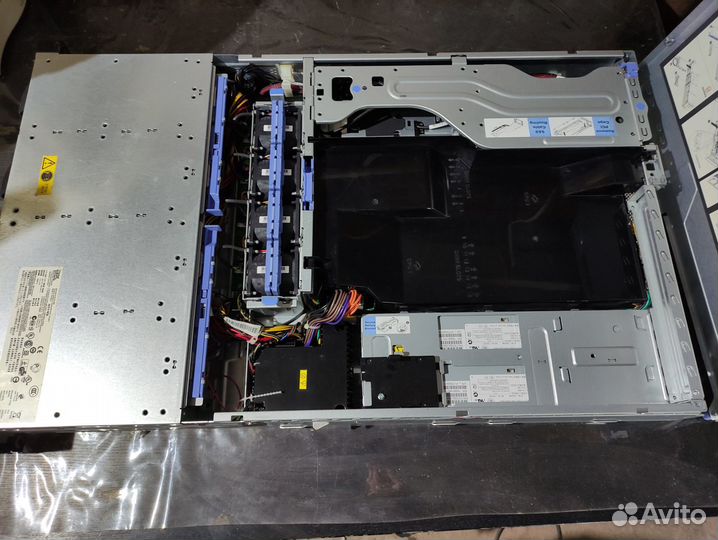 Сервер 2U IBM System x3620 M3