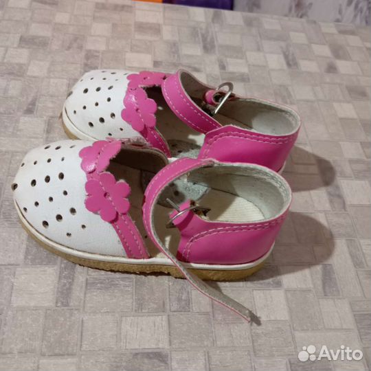 Сандалии для девочки