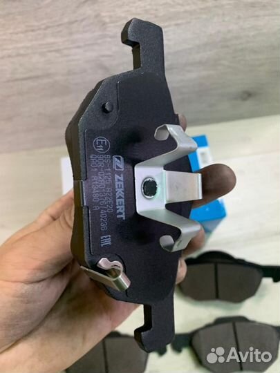 Колодки тормозные передние Honda Accord 7