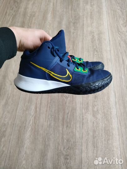 Баскетбольные кроссовки Nike kyrie flytrap 4