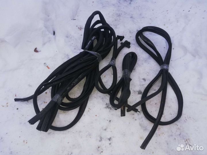 Уплотнитель Лада Ларгус