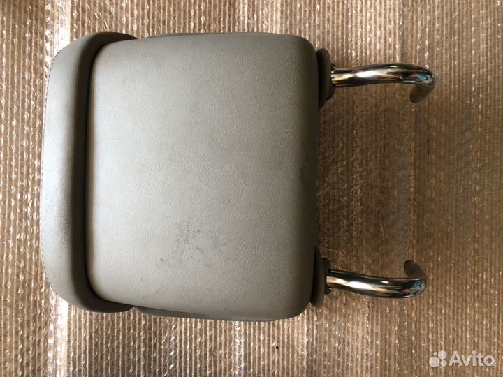 Подголовник пассажирский ломающийся audi a8 d4