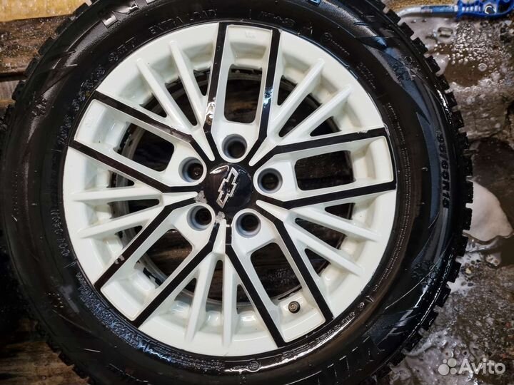 Комплект литых дисков на Chevrolet Aveo