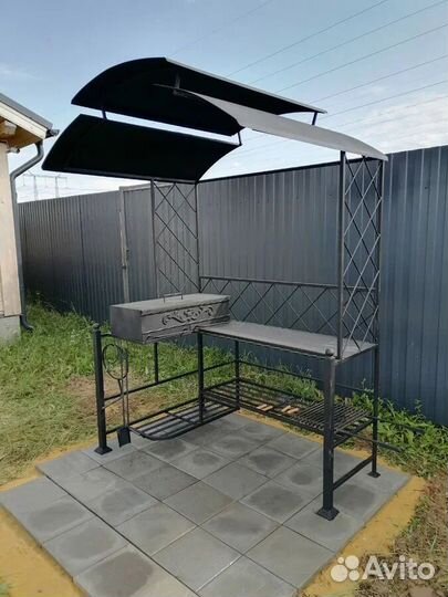 Мангал с крышей