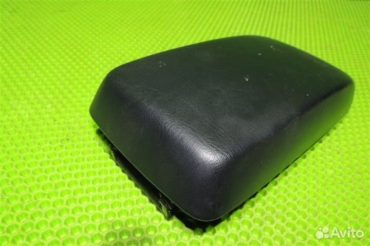 Подлокотник Toyota Caldina AT211 7AFE 2000