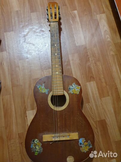 Акустическая гитара