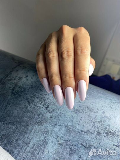 Маникюр с покрытием в салоне