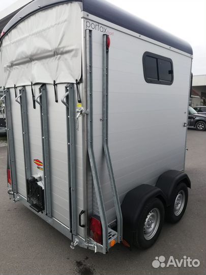 Продам прицеп коневозку Boeckmann