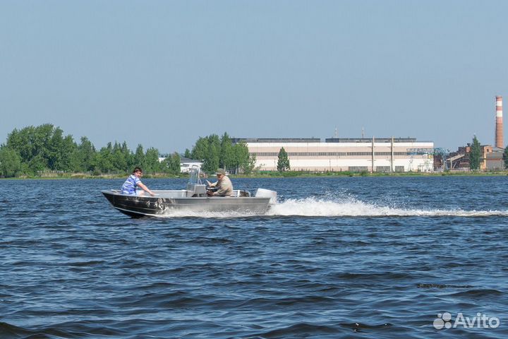 Лодка из amg Виза Алюмакс - 415 Консоль