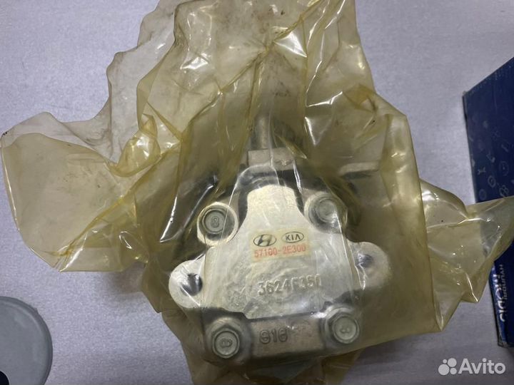 Насос гура Hyundai/Kia 57100-2E300