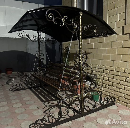 Садовые качели кованые