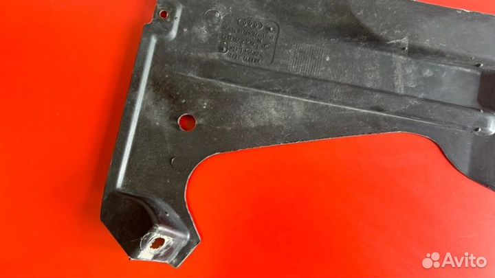 Защита днища кузова задняя левая Audi A6 C6 AUK