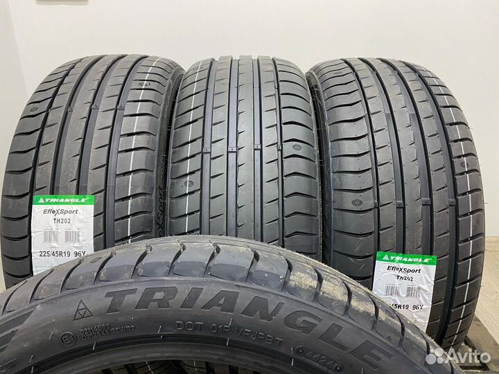 Triangle EffeXSport TH202 225/45 R19 97Y