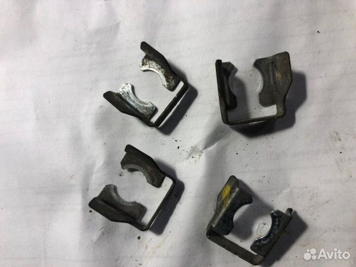 Зажим топливной форсунки Mitsubishi Lancer 10