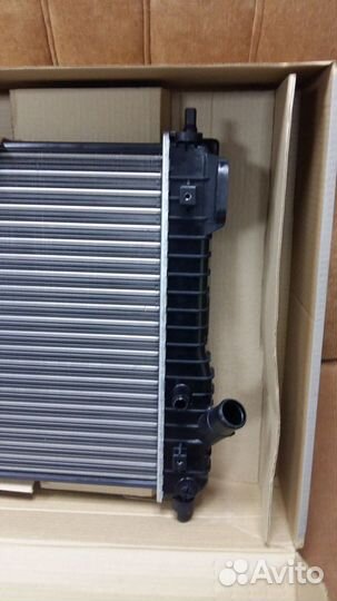 Радиатор охлаждения Шевроле Авео Т250/T255