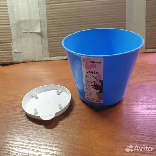 Горшок для цветов с системой прикорневого полива