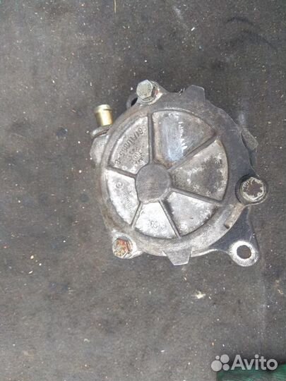 Насос вакуумный 2249939 3.0 Турбо дизель BMW