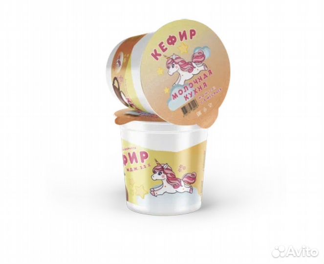 Кефир и творожок с молочной кухни