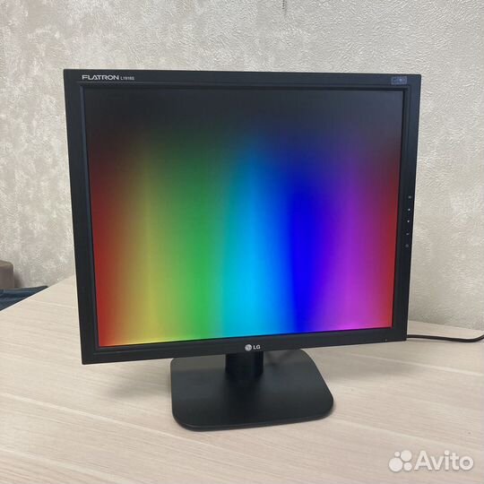 Монитор LG Flatron L1918S