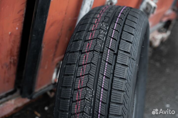 Zmax Icepioneer 868 205/50 R17 93H