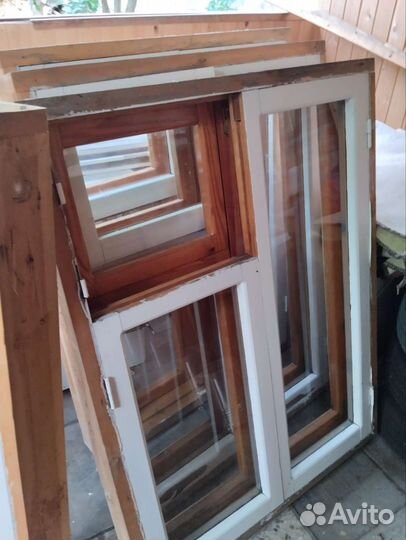 Деревянные окна со стеклом (б/у)