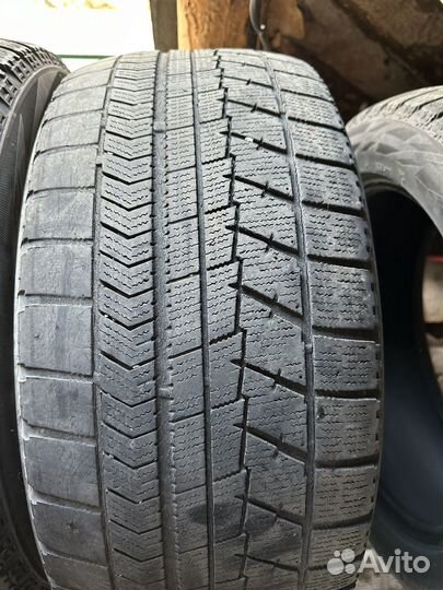 Bridgestone Blizzak VL1 245/50 R18