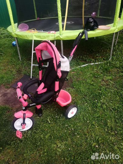 Детский трехколесный велосипед с ручкой