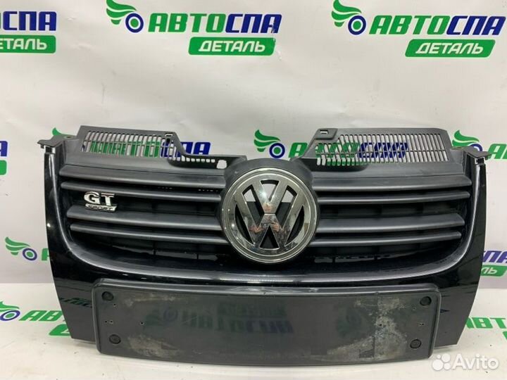 Решетка радиатора передняя Volkswagen Golf V купе