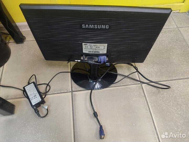 Монитор Samsung SyncMaster S19A300N