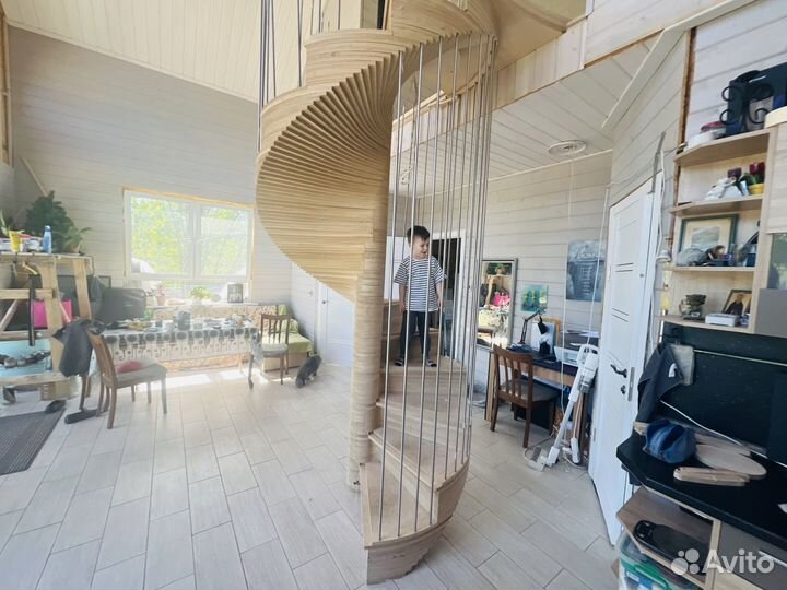 Лестница повортно забежная, под ключ