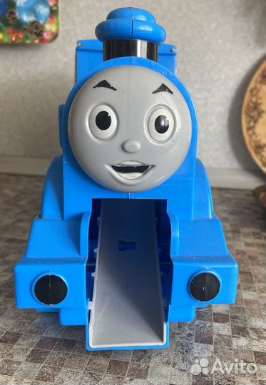 Паровозик Томас на батарейках