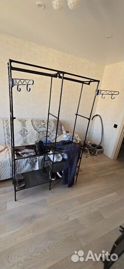 Вешалка в прихожую с обувницей бу