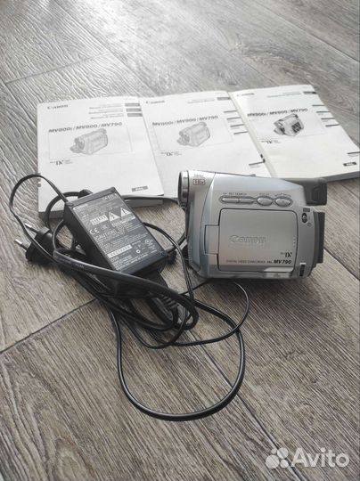 Видеокамера canon mv-790