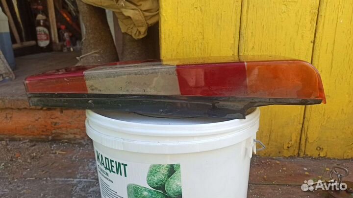 Задний правый фонарь ваз 2199