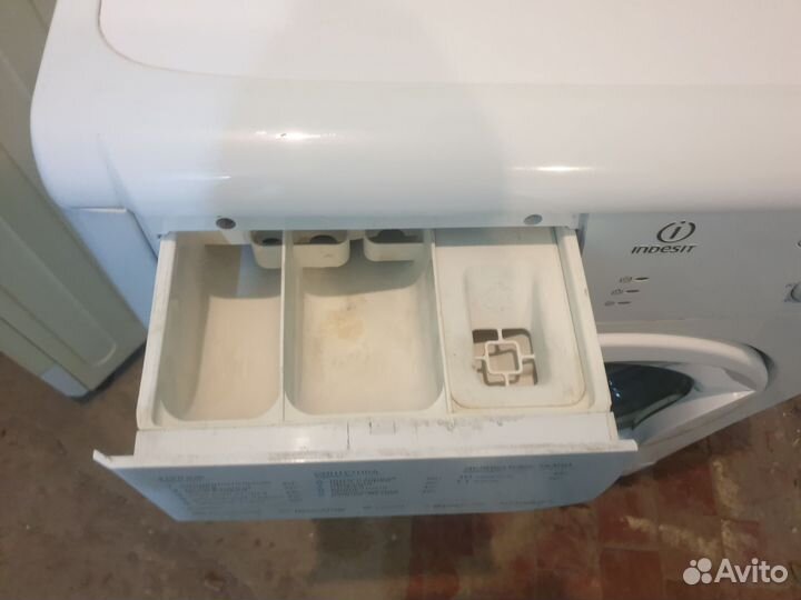 Стиральная машина Indesit 33см глубина