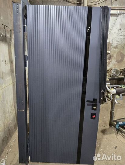 Входная дверь с терморазрывом и без