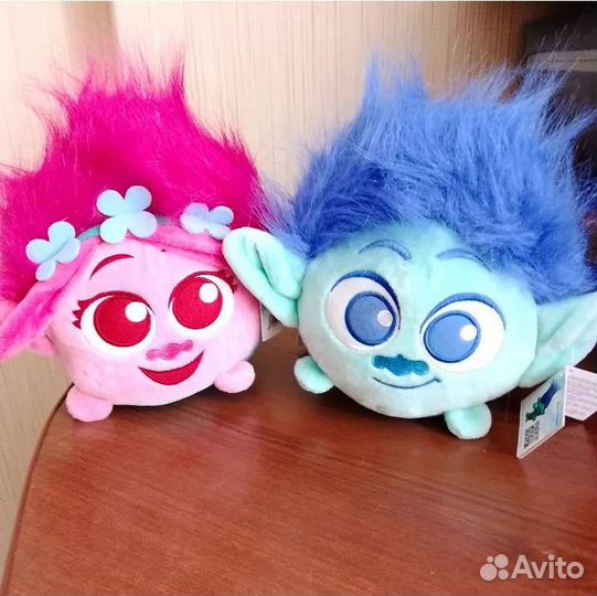 Мягкийе игрушки Тролли Цветан и Розочка