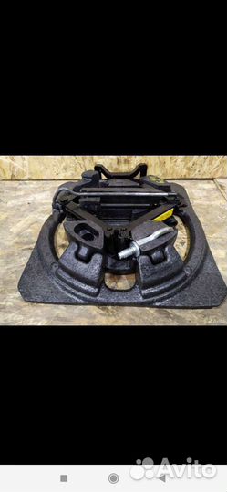 Органайзер форд фокус 2 домкрат буксировочный крюк