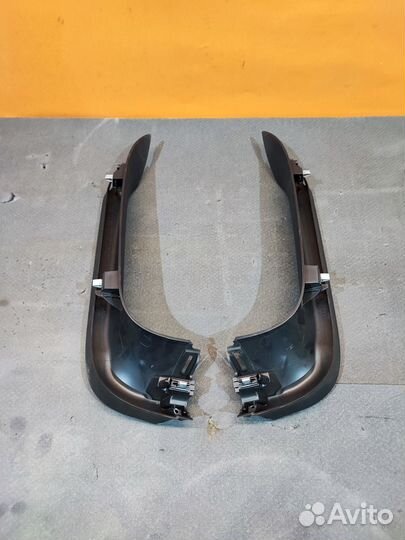 Обшивка двери багажника Volkswagen Tiguan 5N1