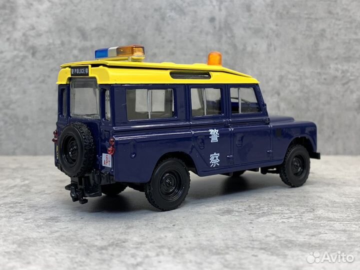 Коллекционная модель Land Rover Defender 1:43