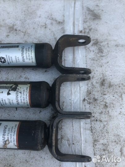 Амортизатор задний jeep grand cherokee WK2