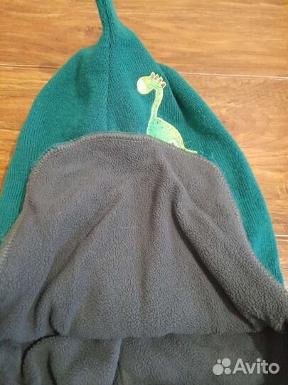 Шапка динозавр