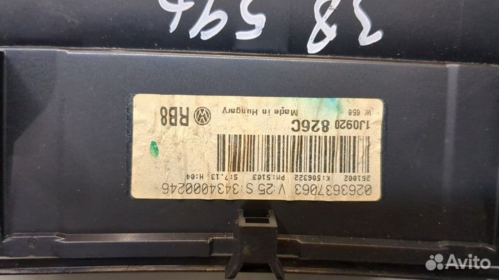 Щиток приборов Volkswagen Golf 4, 2002