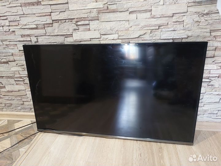 Продам телевизор на запчасти