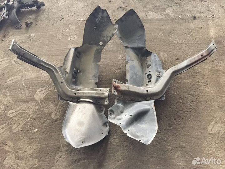 Держатель переднего крыла скания